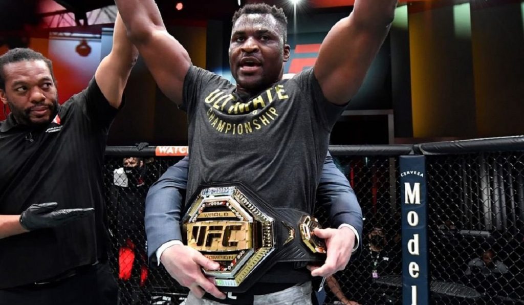 Francis Ngannou, nouveau champion des poids lourds