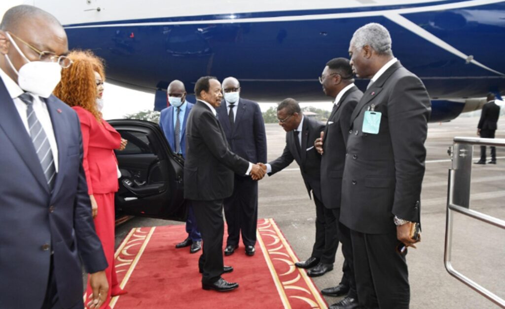 Paul Biya lors de son départ de Yaoundé le 14 mai 2022