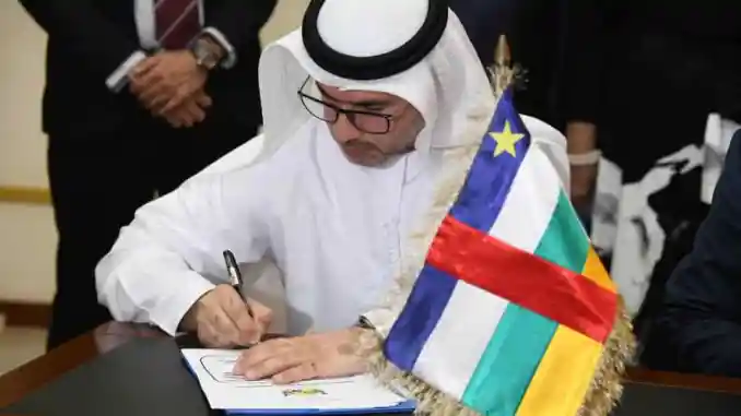 Signature à Bangui d'un accord avec un représentant des Emirates Arabe Unis, membre de l'alliance des BRICS