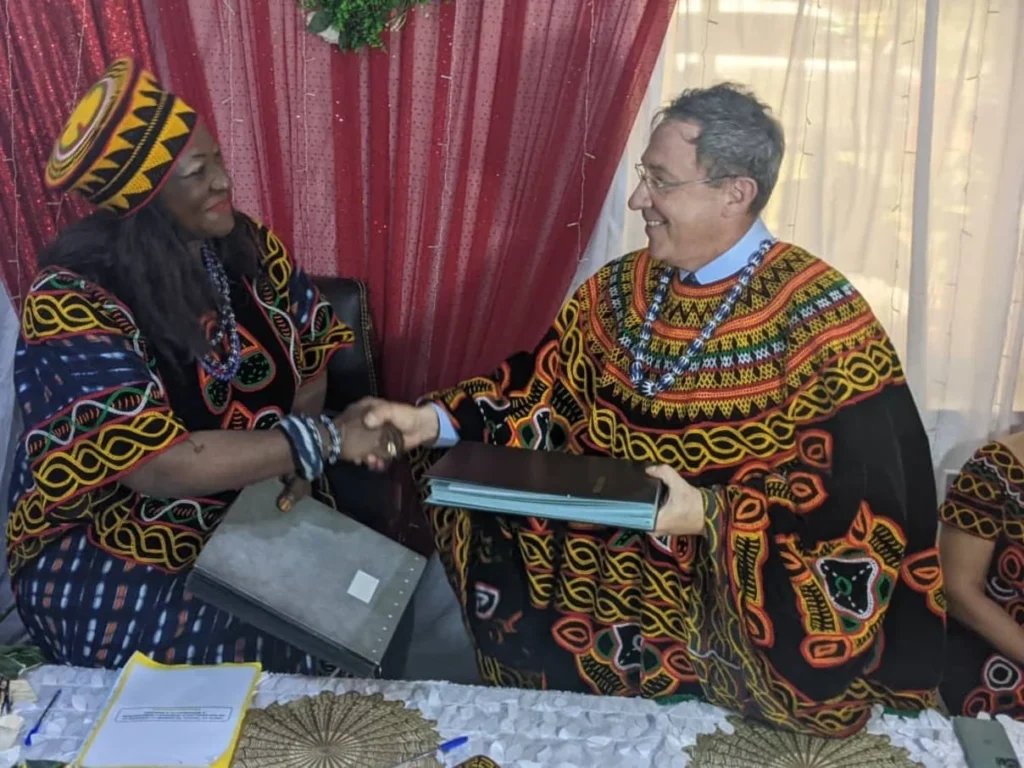 Célestine Ketcha Courtes et Son Excellence Thierry Marchand